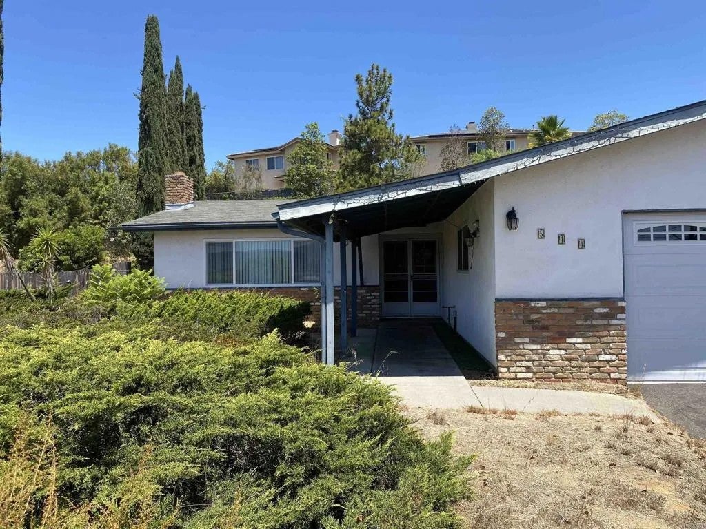 Photo of 544 Barnaville Ln, San Marcos, CA 92069 (MLS # NDP2607210)