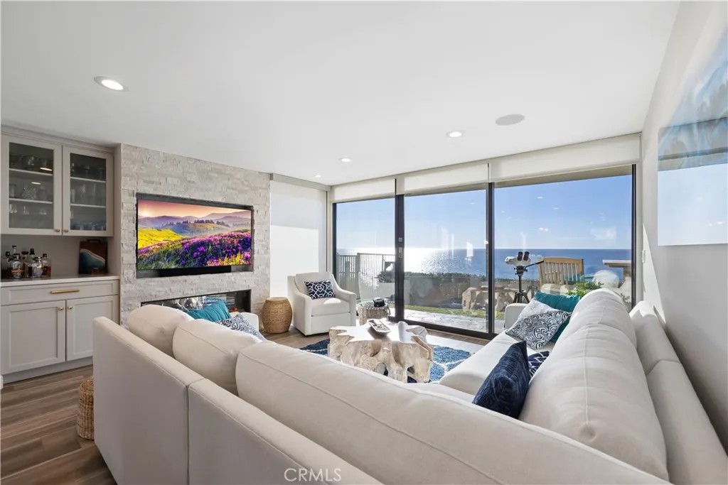 335 W I Street