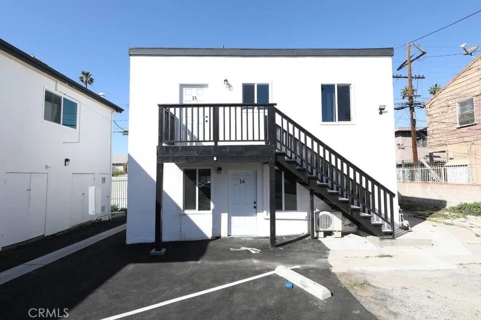 1441 S Cloverdale