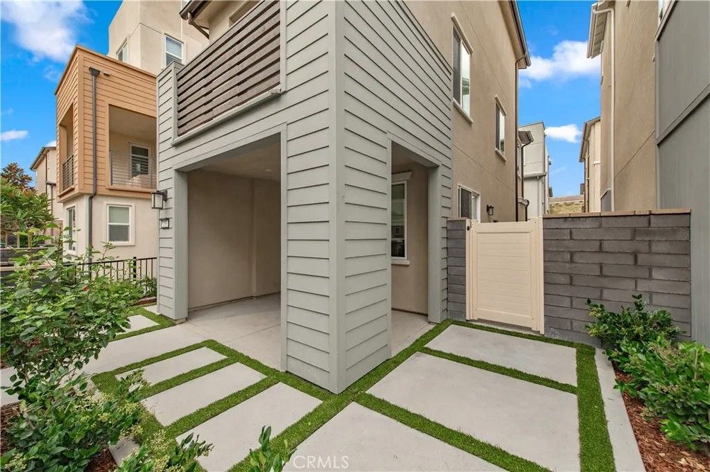 Photo of 136 Ruby Road, Rancho Mission Viejo, CA 92694 (MLS # OC25274115)