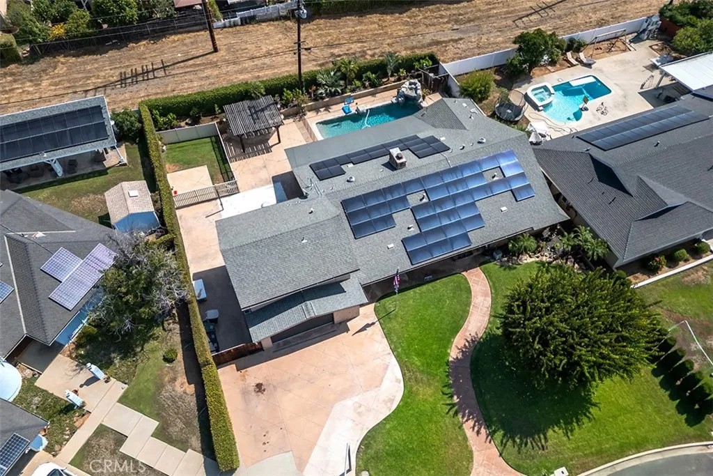 1006 W Dorothy Drive