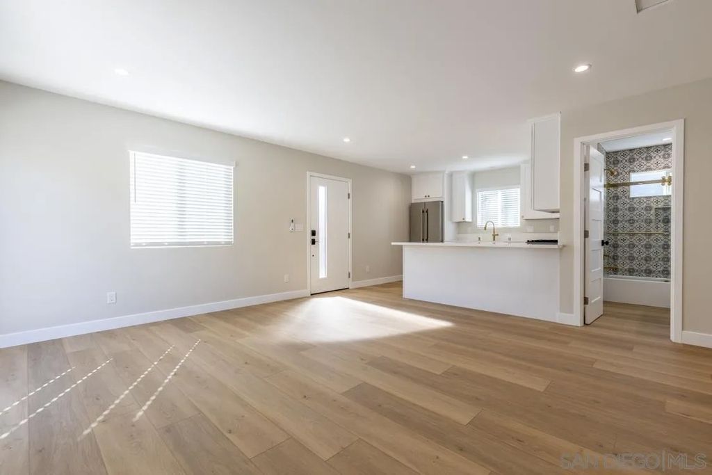 Photo of 5270 N Thorn St, San Diego, CA 92105 (MLS # 250041229)
