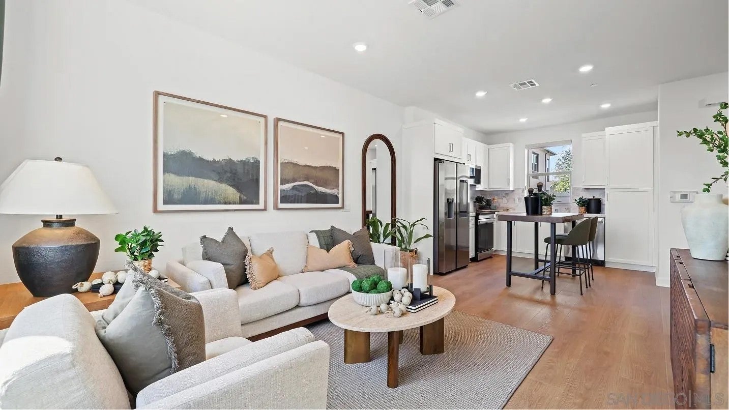 256 Larkspur