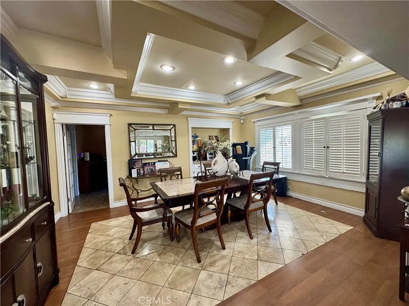 1758 W 51st Street