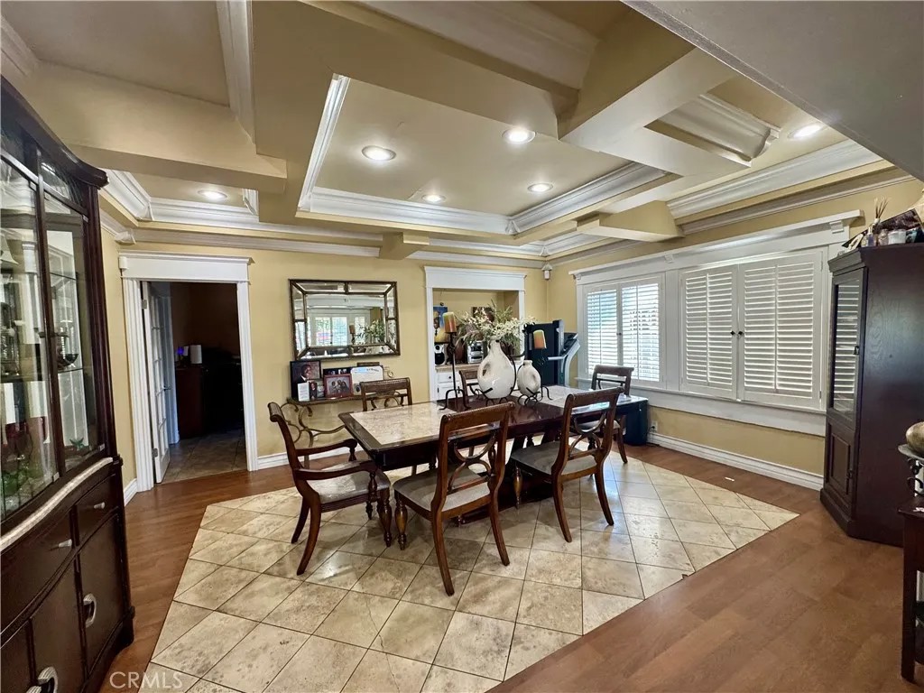 1758 W 51st Street