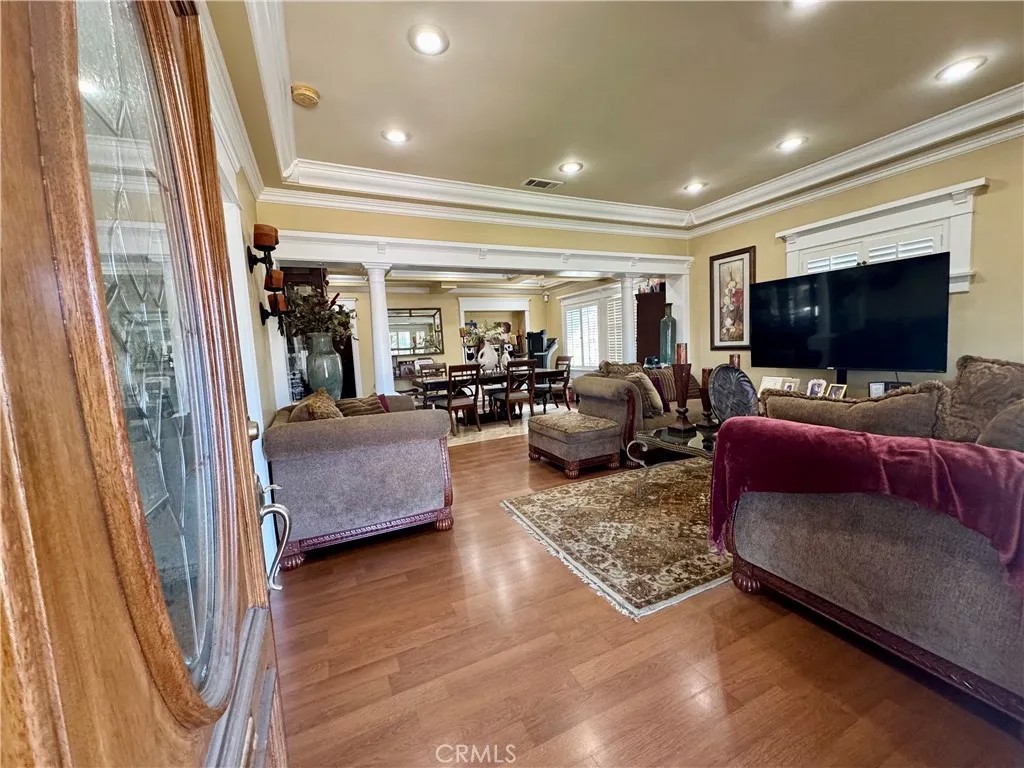 1758 W 51st Street