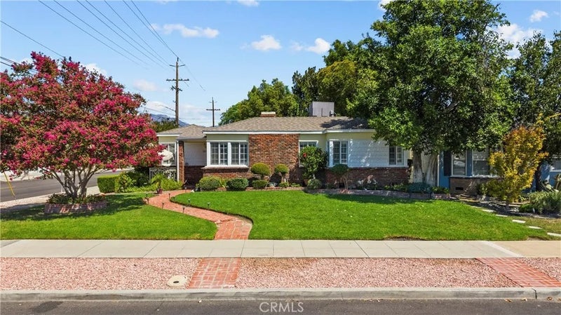 1844 N Fairview