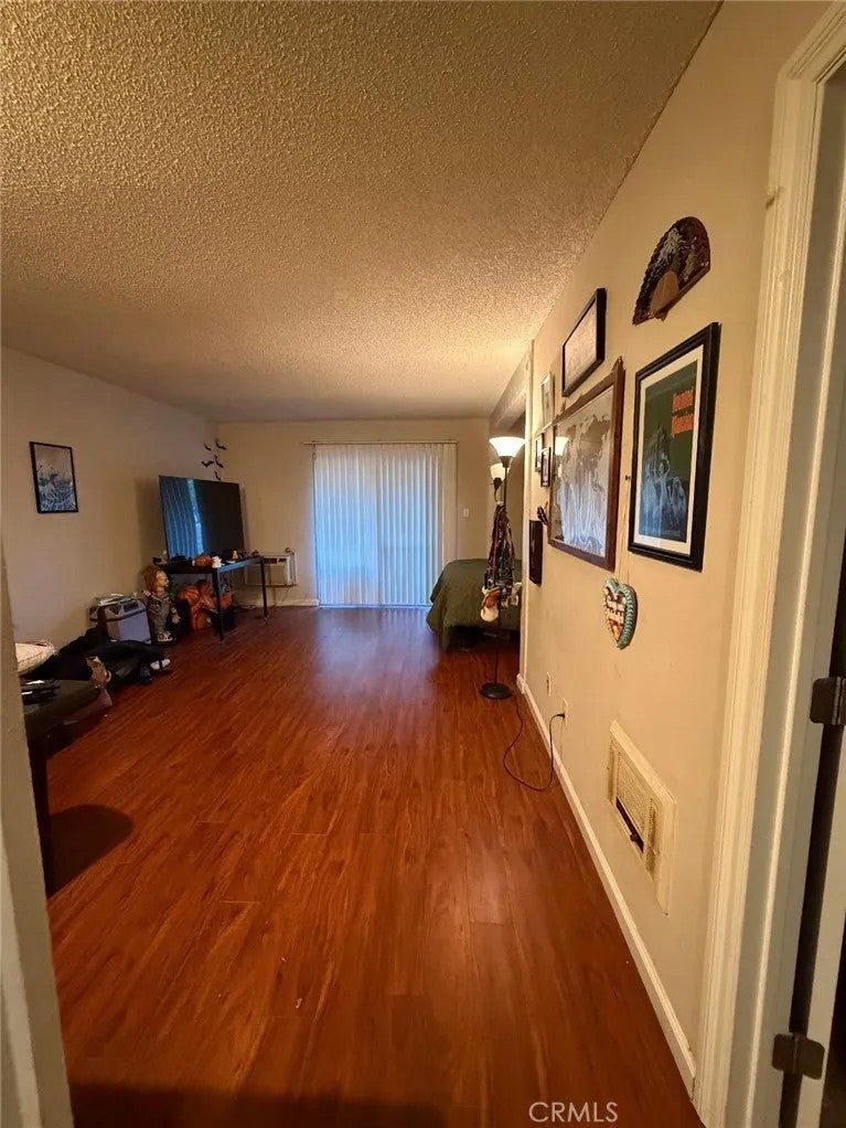 1040 W Macarthur Boulevard 21