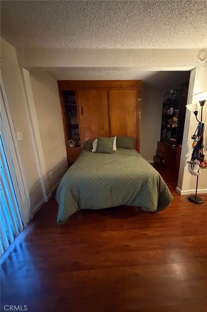 1040 W Macarthur Boulevard 21