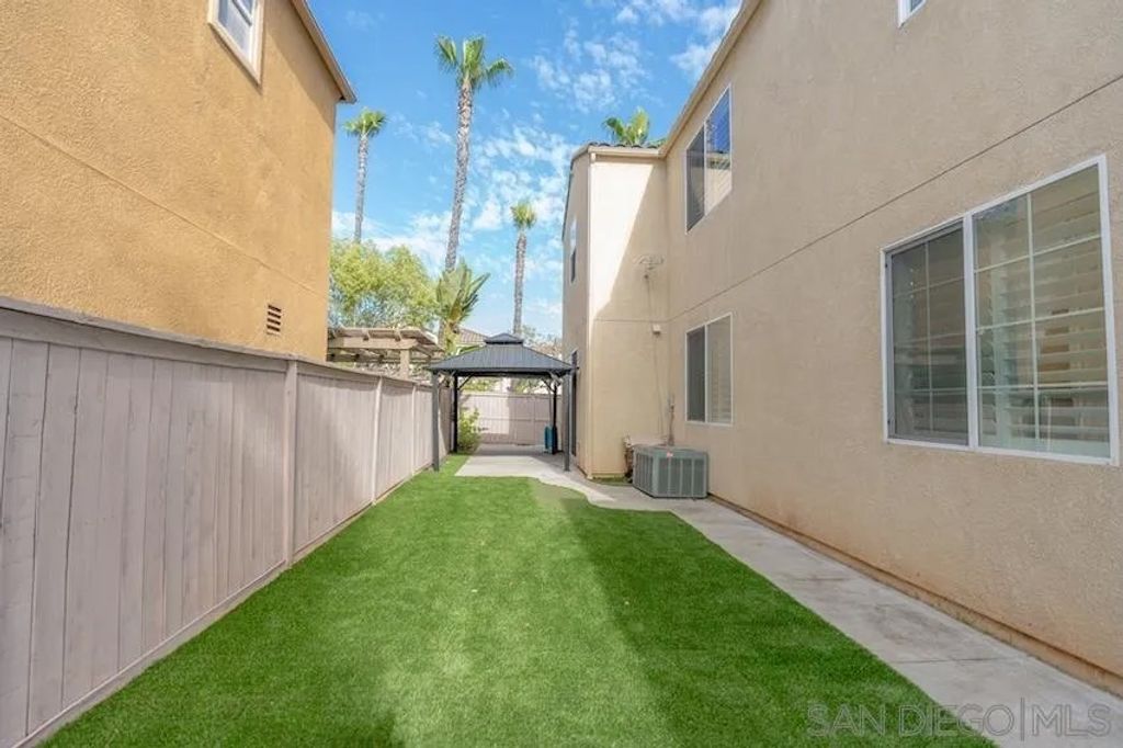 Photo of 964 Teatro Cir, El Cajon, CA 92021 (MLS # 260008977)