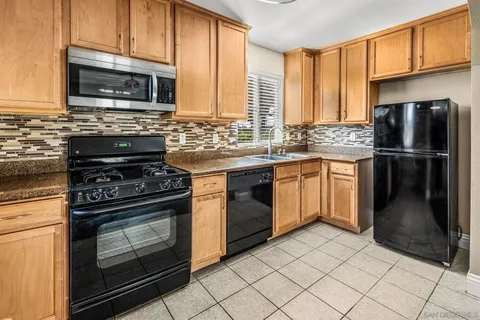 6101 Adelaide Ave Unit 102, San Diego, CA 92115 - #: 250042093