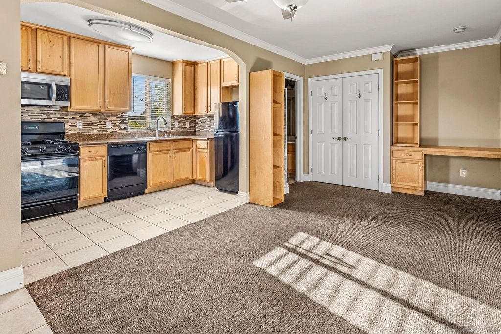 Photo of 6101 Adelaide Ave #102, San Diego, CA 92115 (MLS # 250042093)