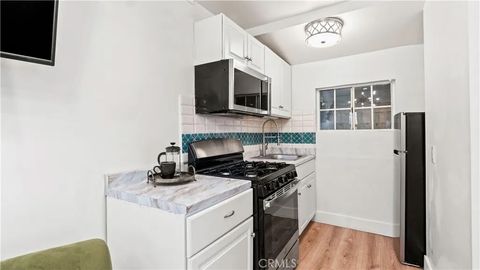 Tiny photo for 3209 Bennett Drive, Los Angeles, CA 90068 (MLS # SW25236265)