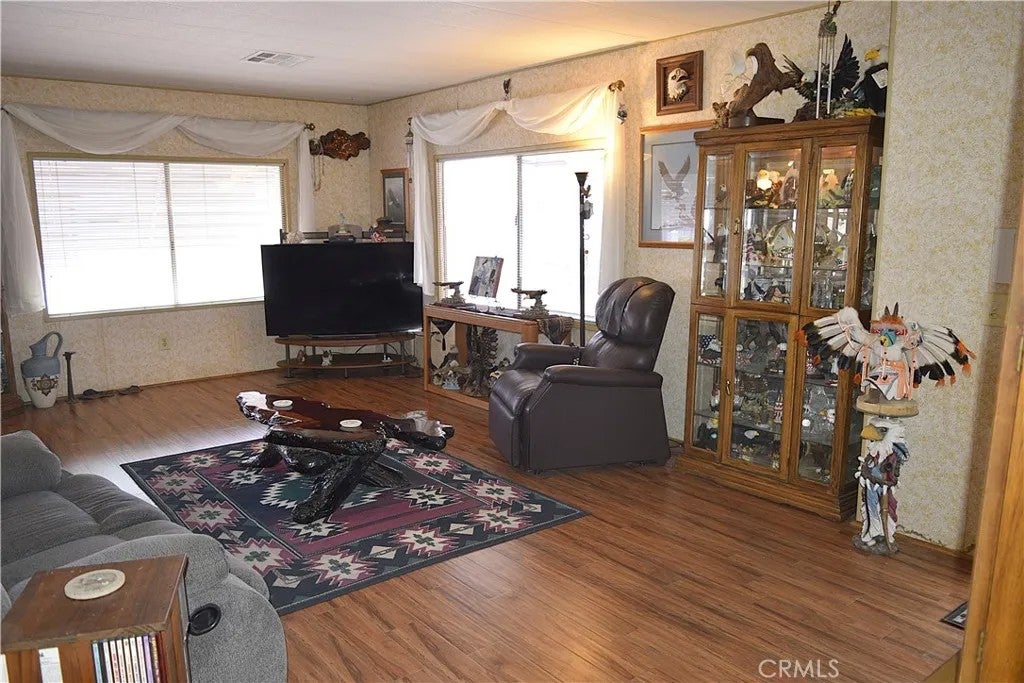880 N Lake 56