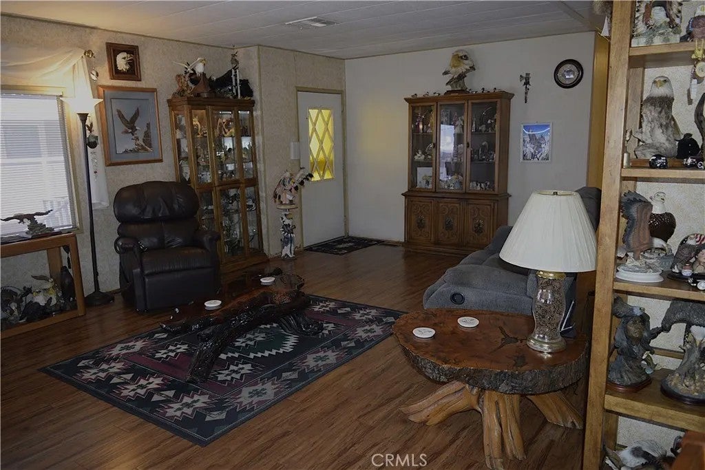 880 N Lake 56