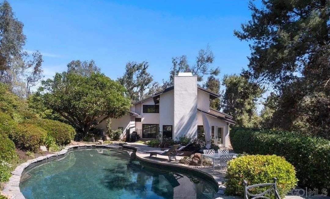 4905 EL ARCO IRIS
