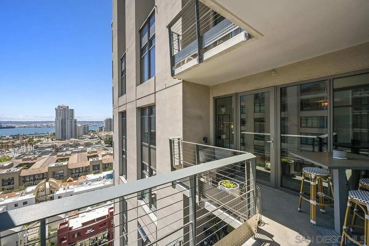 645 Front Street 1807