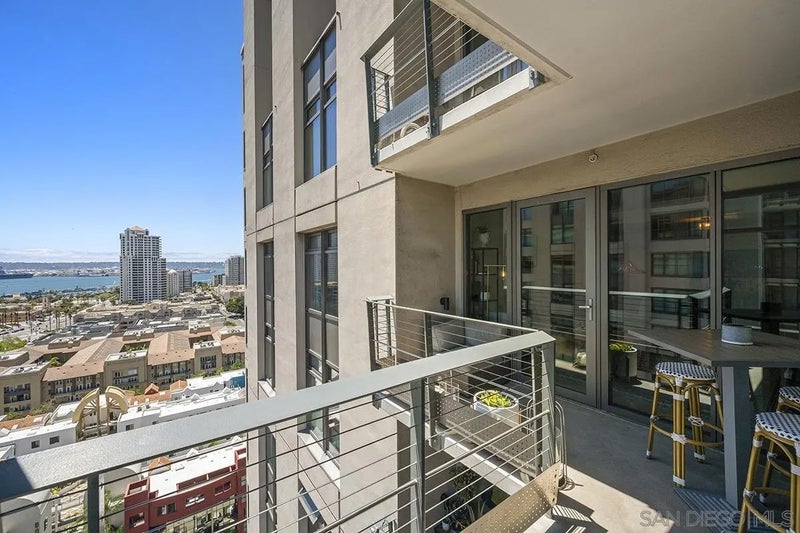 645 Front Street 1807