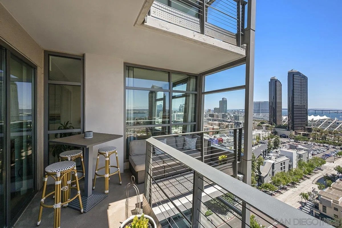 645 Front Street 1807