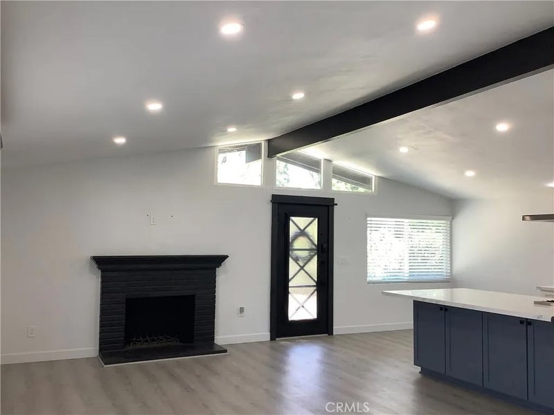 4609 E Agua