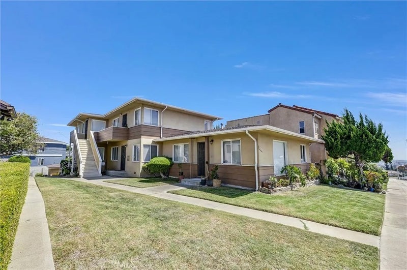 6006 Overhill