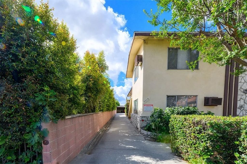 Photo of 9614 Live Oak Ave, Temple City, CA 91780 (MLS # AR26079866)