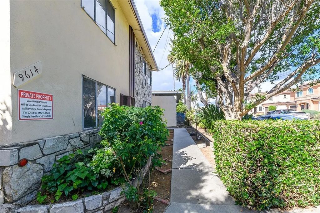 Photo of 9614 Live Oak Ave, Temple City, CA 91780 (MLS # AR26079866)