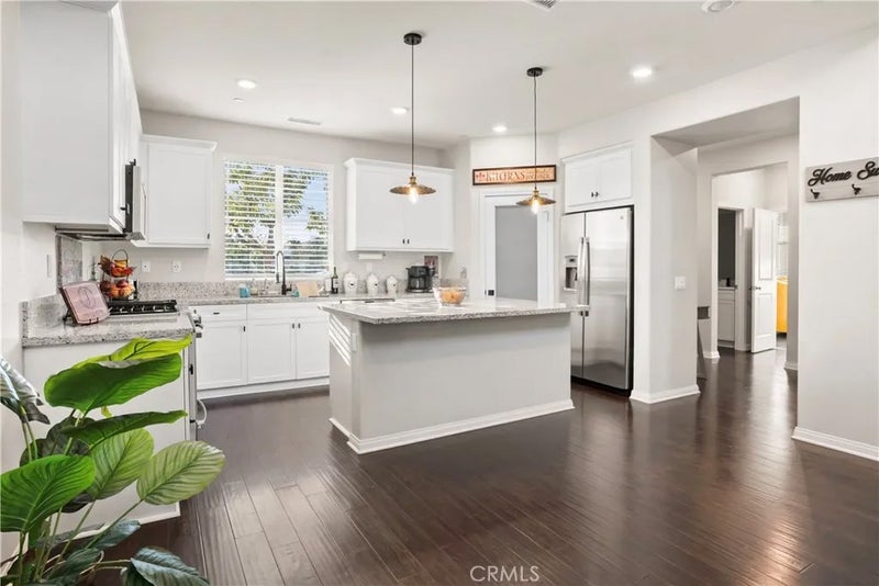 521 N Santa Paula