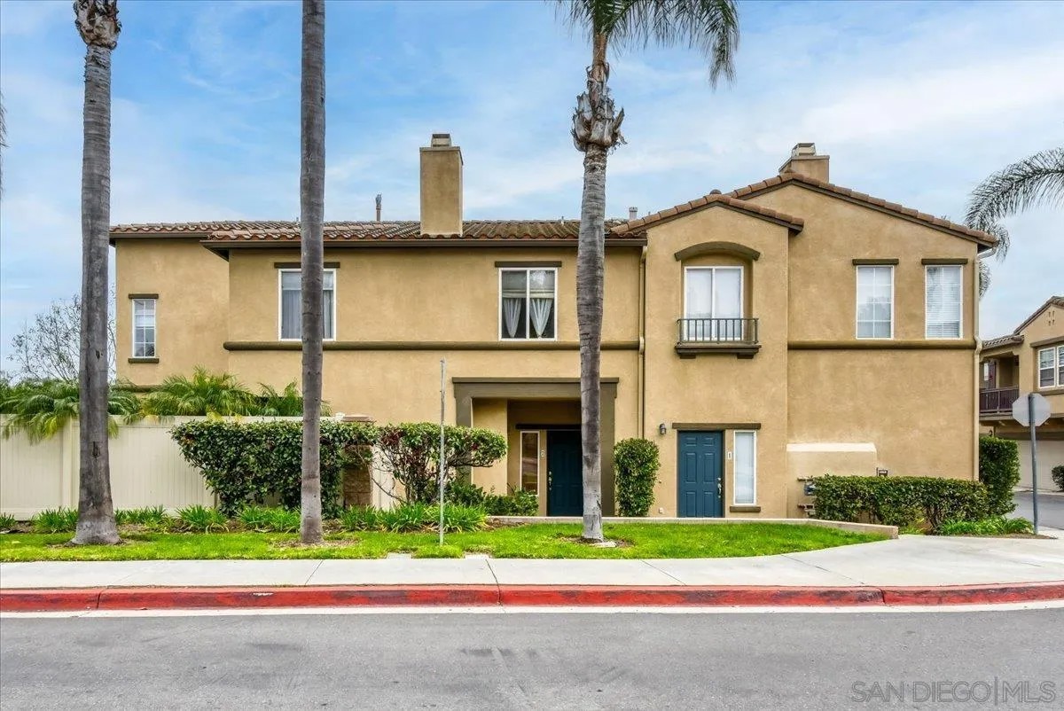 6373 Avenida De Las Vistas 2