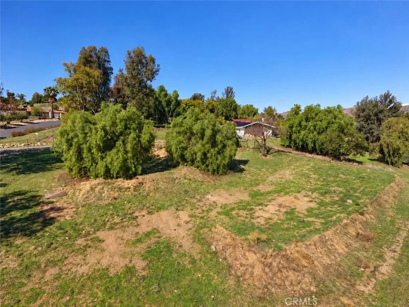 21280 Cielo Vista