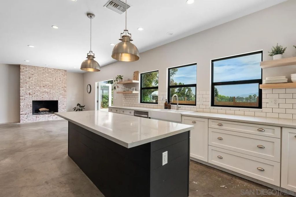 Photo of 3455 Willow St, Bonita, CA 91902 (MLS # 260008537)