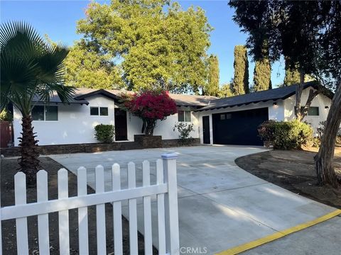 Photo of 8581 Owensmouth Ave, Canoga Park, CA 91304 (MLS # SR25232436)
