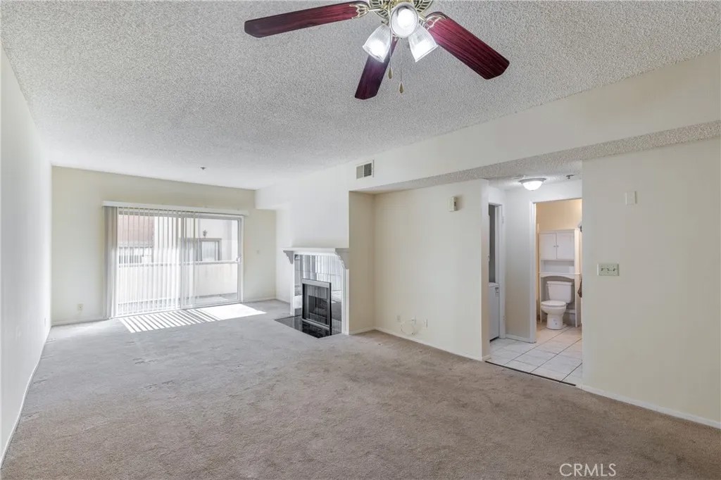 2915 Montrose Avenue 430