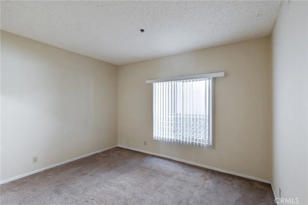 2915 Montrose Avenue 430