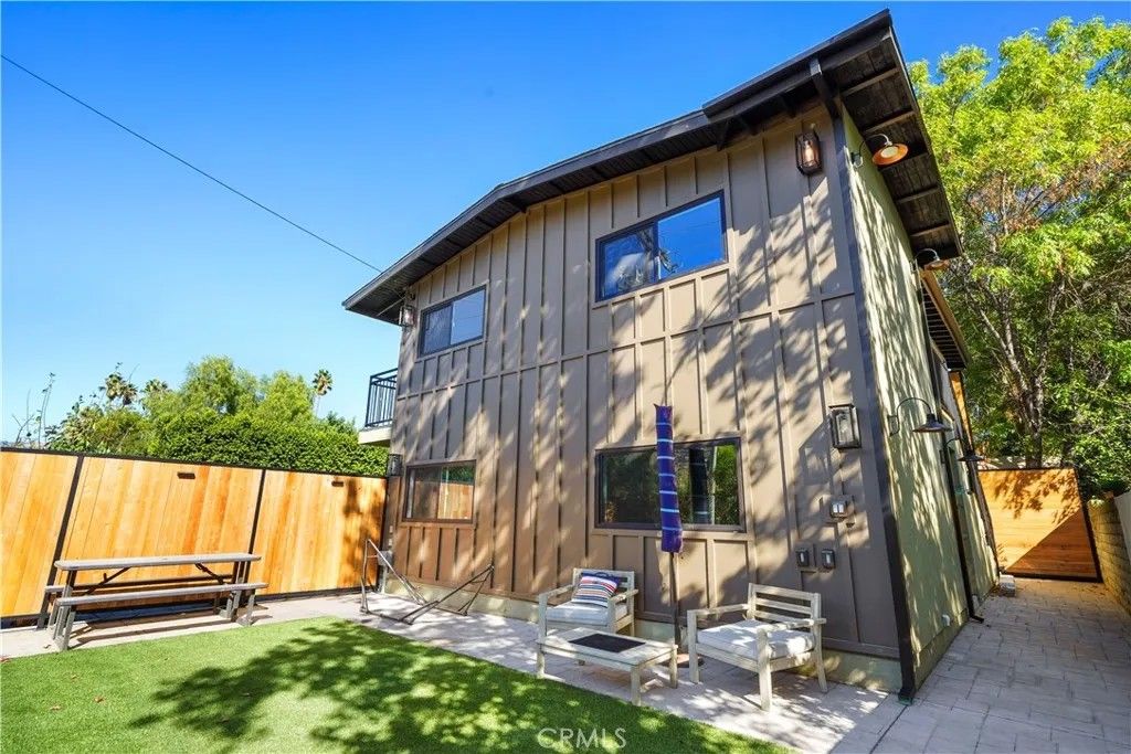 Photo of 10028 Shoup, Chatsworth, CA 91311 (MLS # SR25267932)