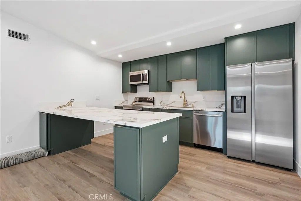 Photo of 10028 Shoup, Chatsworth, CA 91311 (MLS # SR25267932)