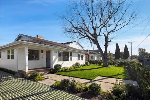 Photo of 212 E 19th Street, Costa Mesa, CA 92627 (MLS # NP26005698)