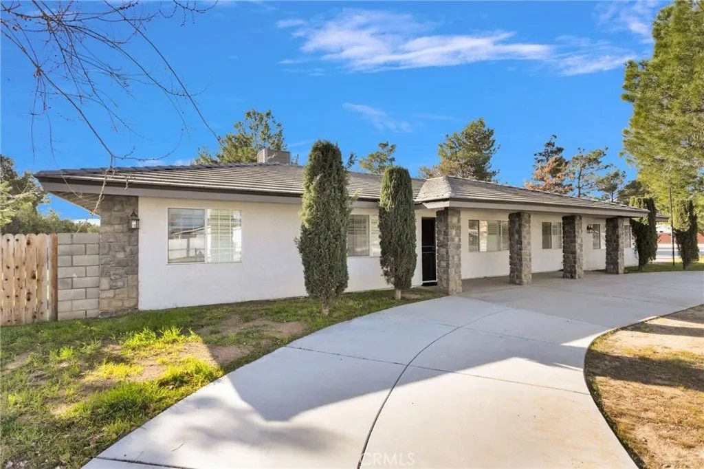 Photo of 17041 Fairburn Street, Hesperia, CA 92345 (MLS # DW26027829)