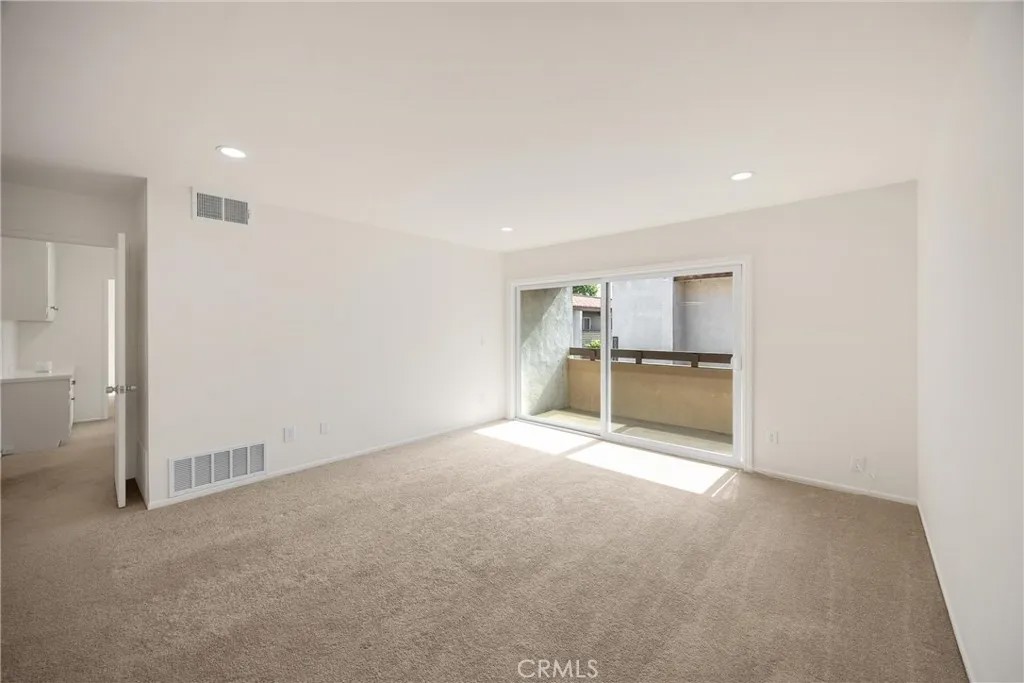 2521 W Sunflower Avenue R8