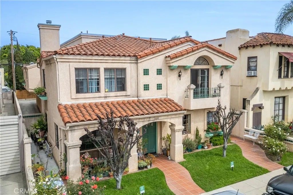 Photo of 1052 Belmont Ave, Long Beach, CA 90804 (MLS # PW26073641)