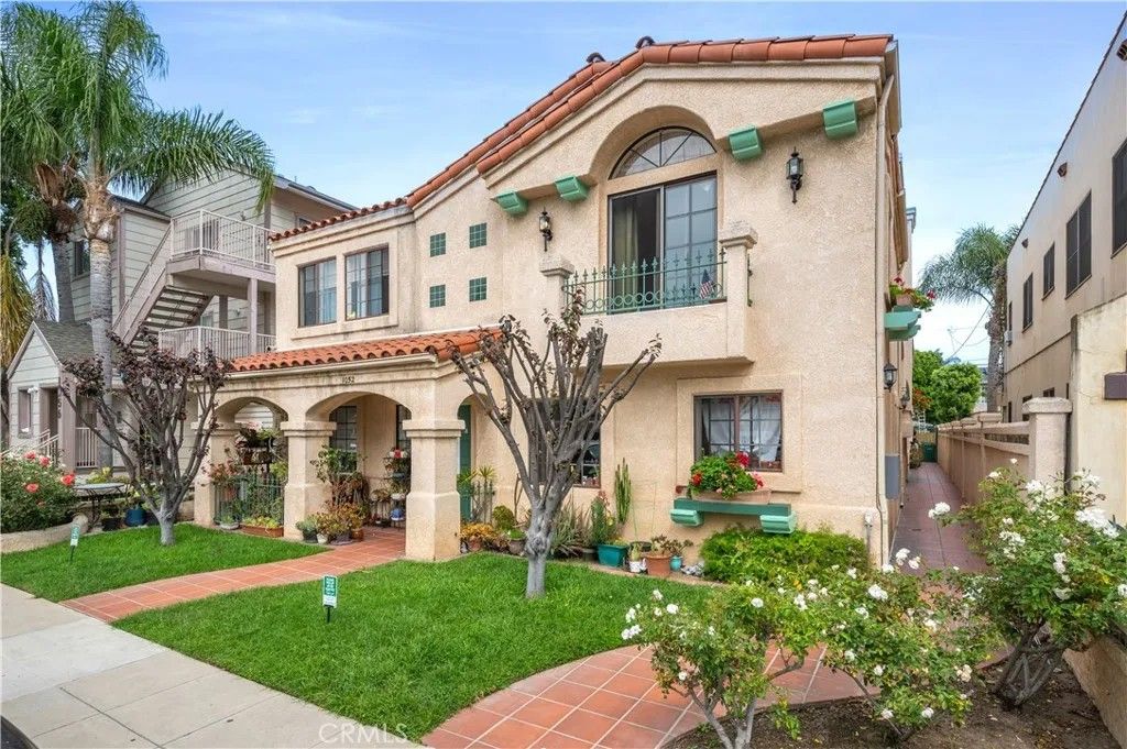 Photo of 1052 Belmont Ave, Long Beach, CA 90804 (MLS # PW26073641)