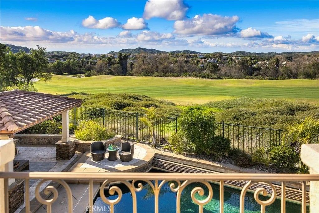 Photo of 21 Elliot Ln, Coto De Caza, CA 92679 (MLS # OC26014531)