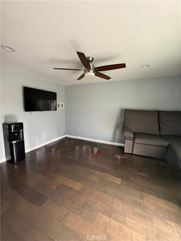 4042 Larwin