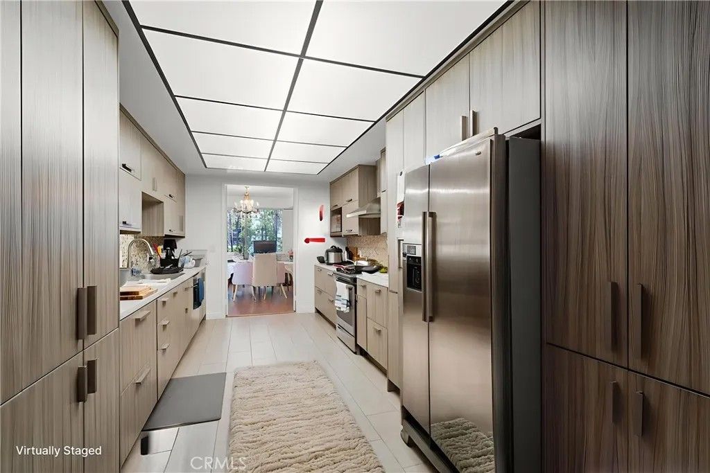 Photo of 241 S Reeves Drive #302, Beverly Hills, CA 90212 (MLS # IG26022632)