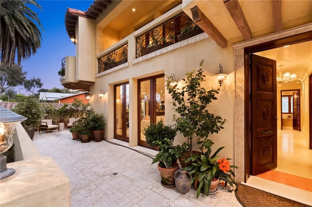 664 Calle Miramar