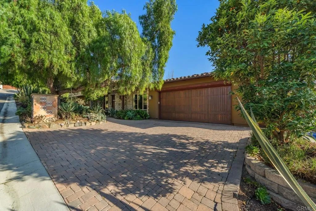 825 Gonzales Street