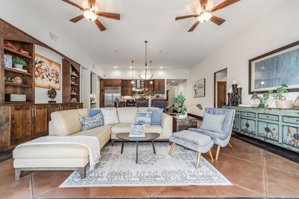 825 Gonzales Street