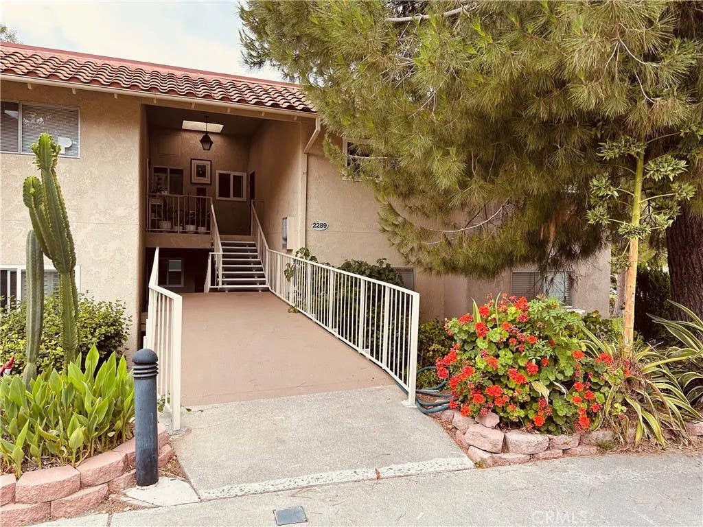 Photo of 2289 Via Puerta #Q, Laguna Woods, CA 92637 (MLS # SW26141628)