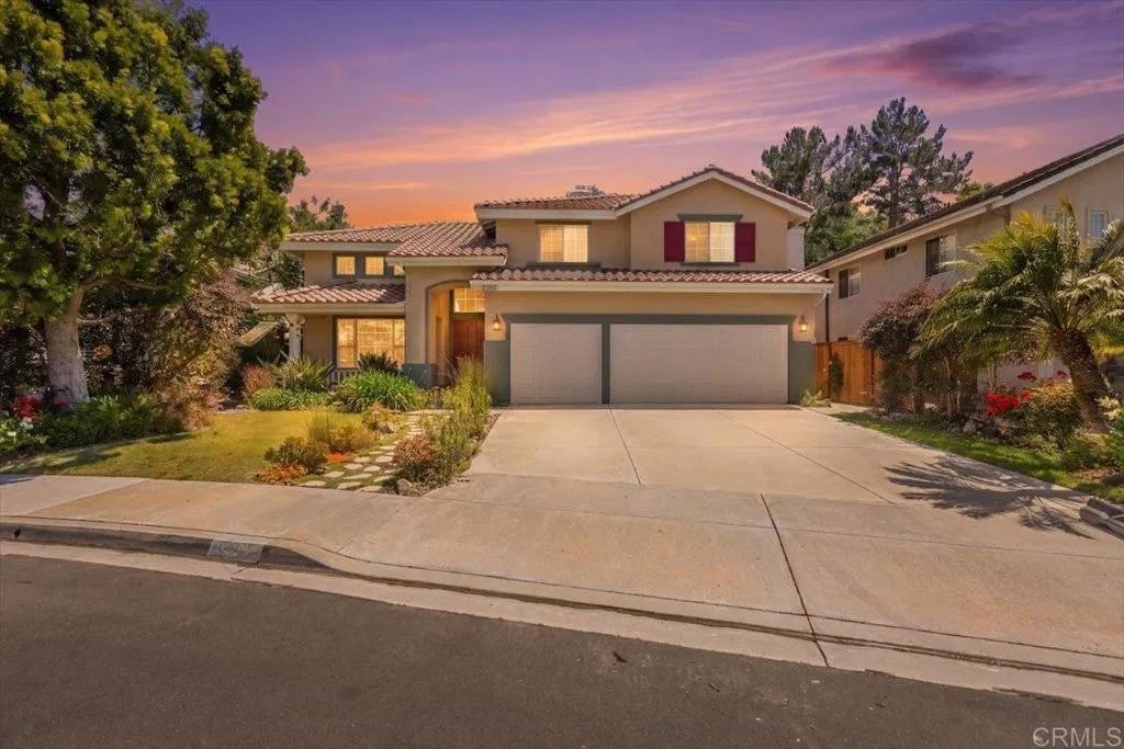3387 Avenida Nieve