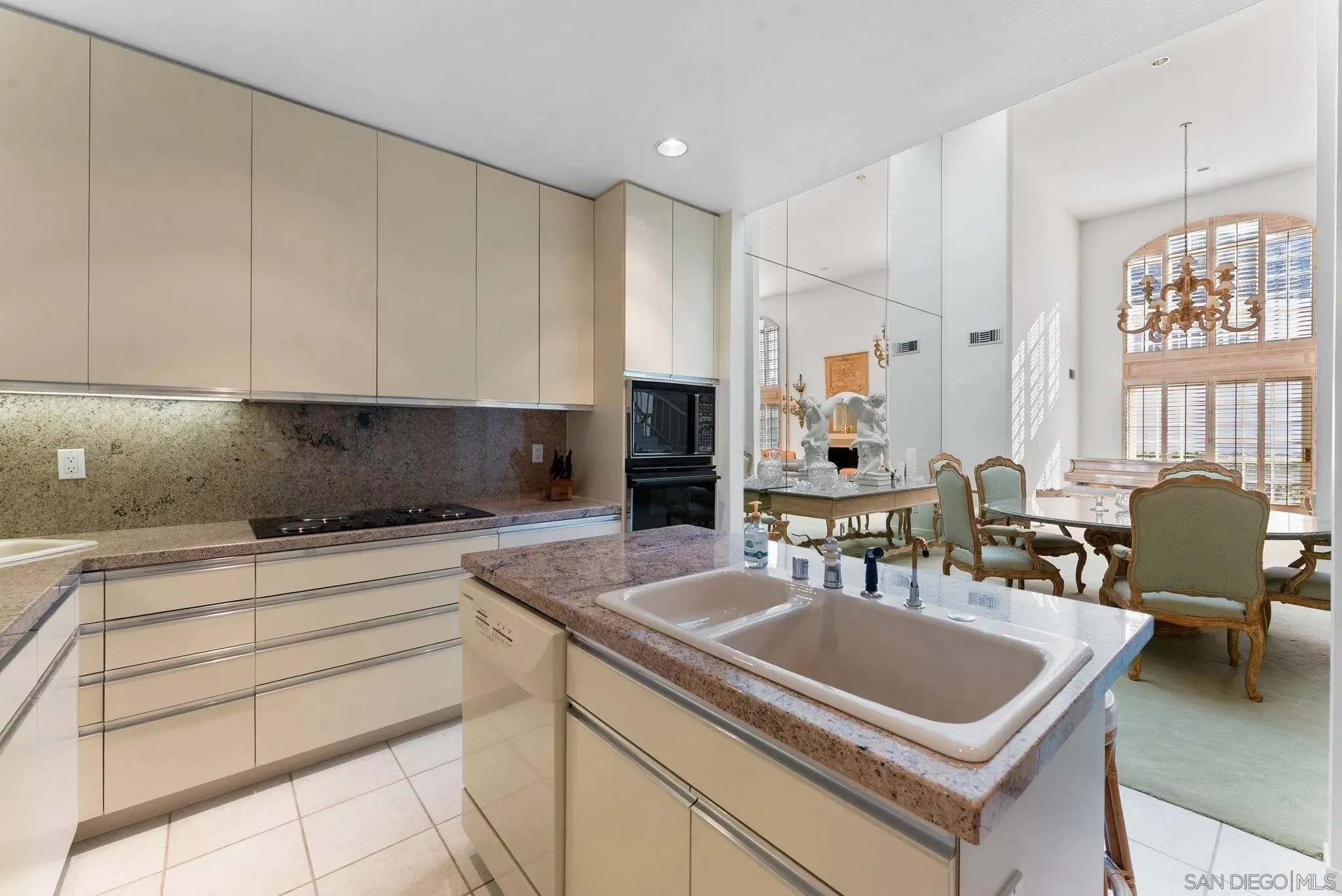 Carlsbad, California 92009, United States, 3 Bedrooms Bedrooms, ,3 BathroomsBathrooms,Residential,Active,251503